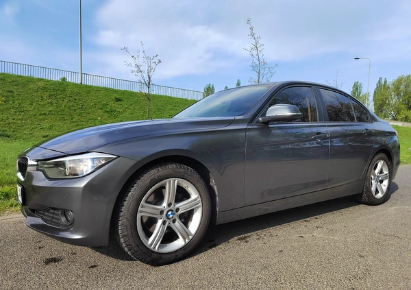 BMW Seria 3 cena 48500 przebieg: 170000, rok produkcji 2015 z Warszawa małe 326